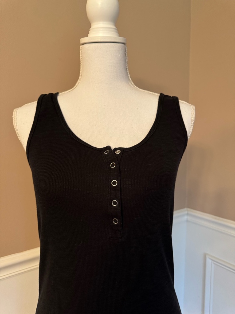 GAP Maternity Ribbed Henley Tank Top S Black Stretch Nursing


0036